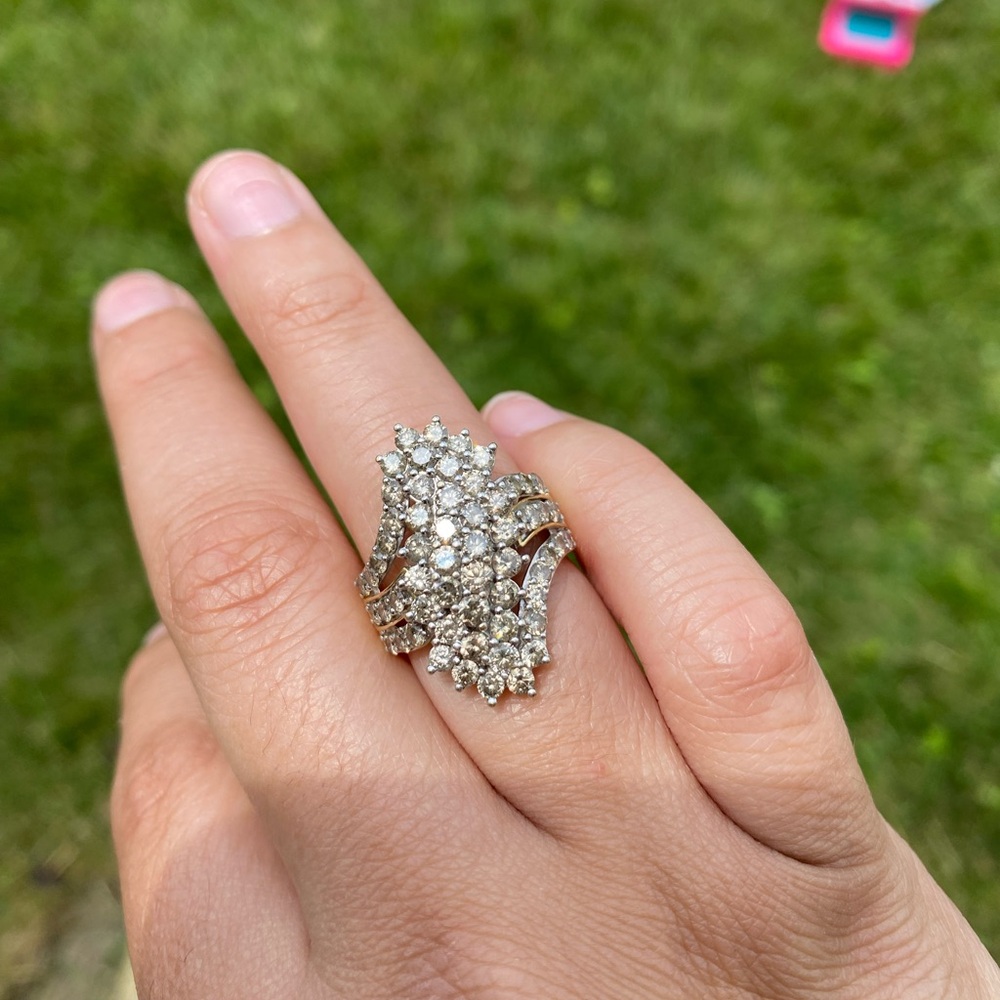 3.00CTW ROUND DIAMOND 10K YELLOW GOLD CLUSTER RING size 7